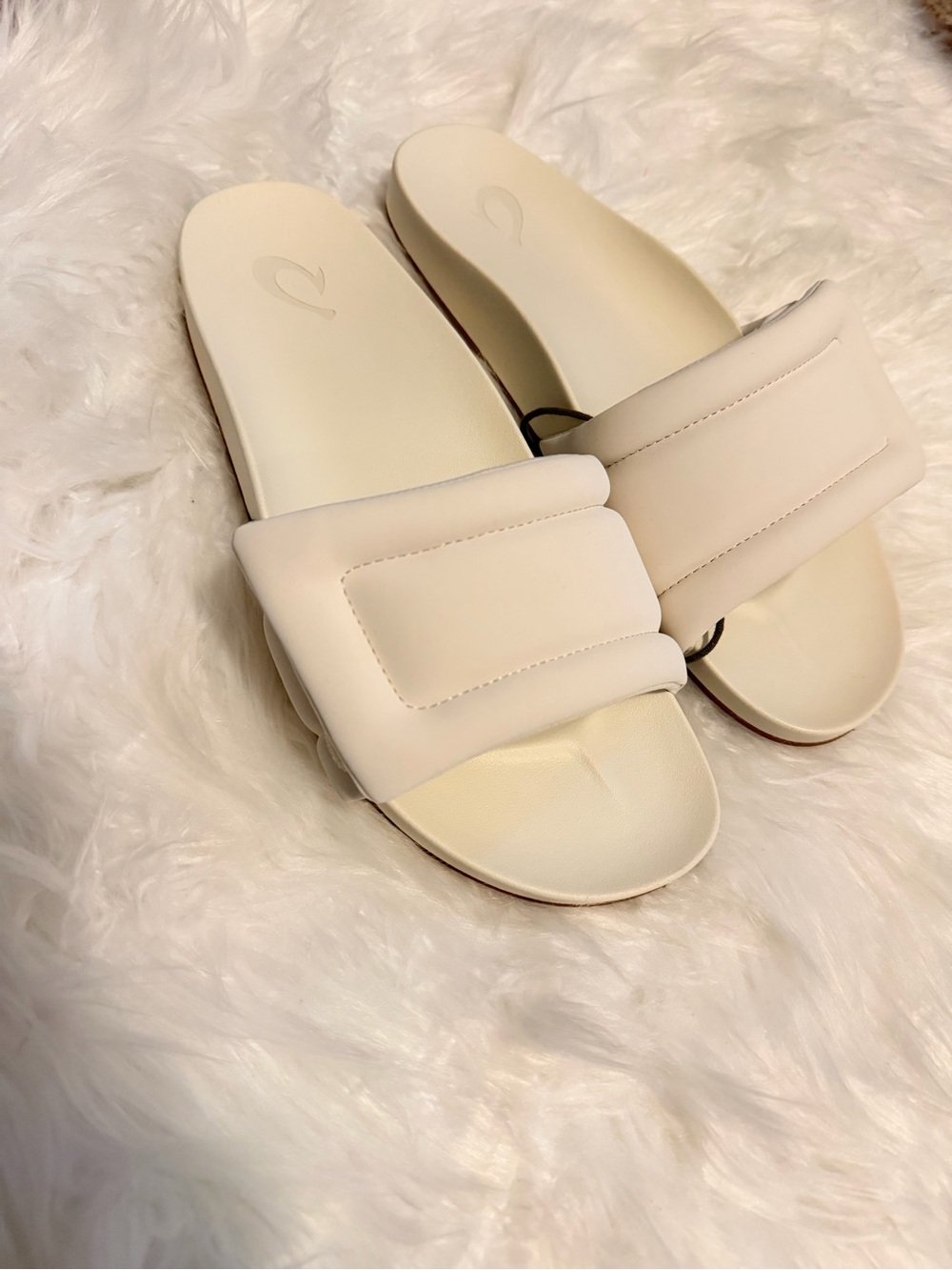 NWT-OluKai Off-white Sunbeam Padded Slide Sandals